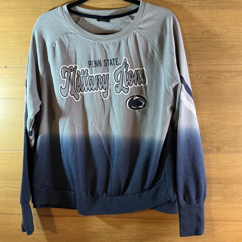 Colosseum Women's Large Penn State Nittany Lions Gray and Navy Sweatshirt